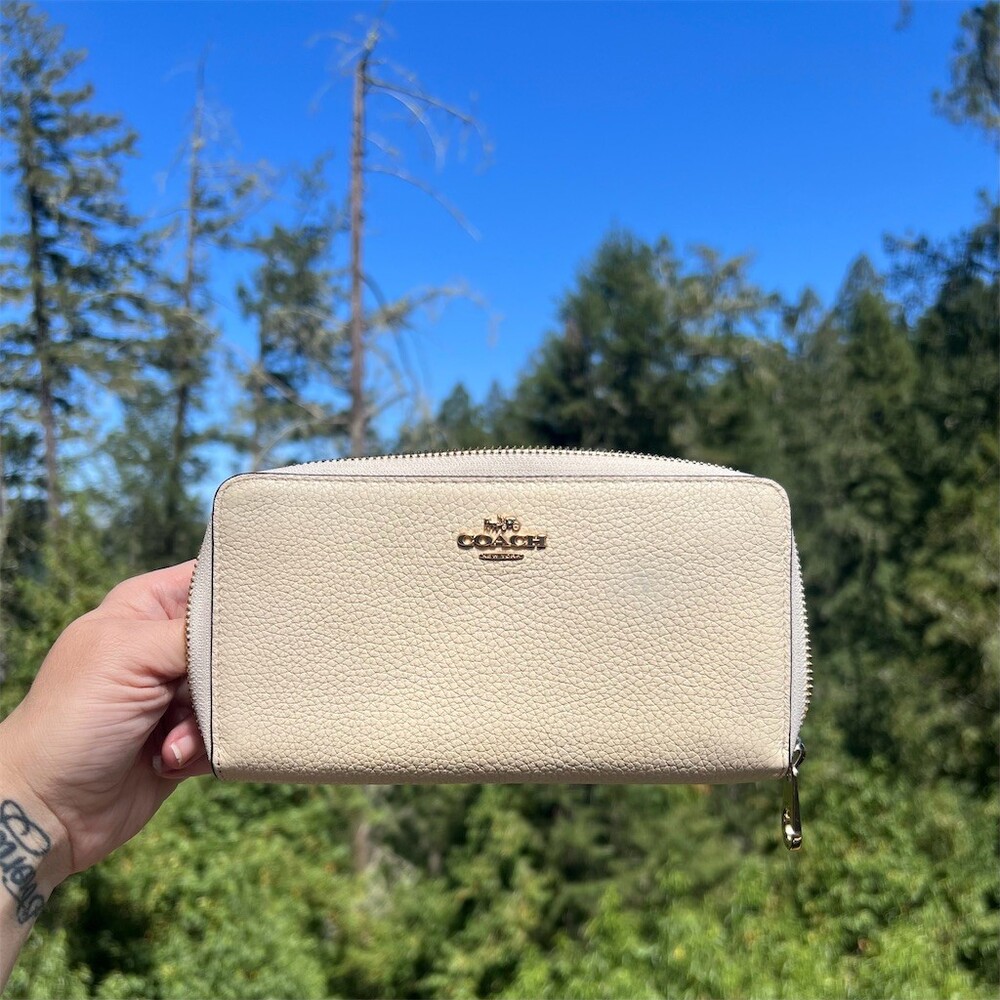 COACH Long Zip-Around Chalk White Pebble Leather Wallet Gold Hardware AUTHENTIC
